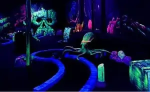 Aloha Glow in the Dark Minigolf Amsterdam