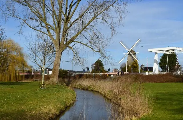 אחד המאפיינים הבולטים של הולנד אלה הם טחנות הרוח, ואן סלוטן