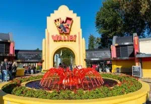 פארק השעשועים וואליבי בהולנד - Walibi