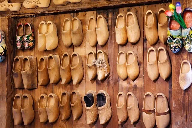 נעל עץ בהולנד