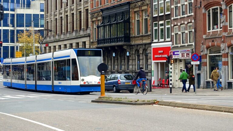 GVB Amsterdam Public Transport - טראם של התחבורה הציבורית באמסטרדם