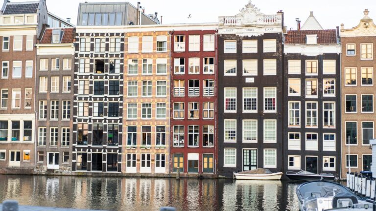בתי תעלה על Keizersgracht באמסטרדם - האזור של מלונות 3 כוכבים זולים במרכז העיר